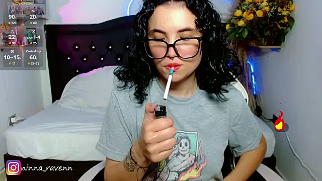 Snapshot of AriaDark chatting on April 23, 9:06 pm AriaDark online show from April 23, 9:06 pm