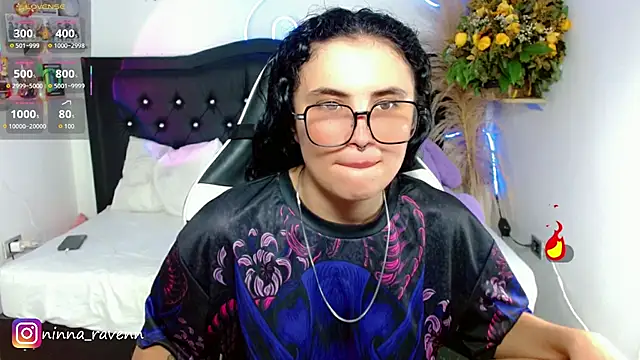 Snapshot of AriaDark chatting on April 24, 10:12 pm AriaDark online show from April 24, 10:12 pm