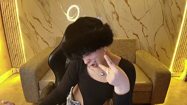 Snapshot of veka_tf chatting on February 11, 1:38 pm veka tf online show from February 11, 1:38 pm