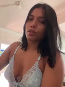 Snapshot of valentina_Noa chatting on May 13, 4:48 pm valentina Noa online show from May 13, 4:48 pm