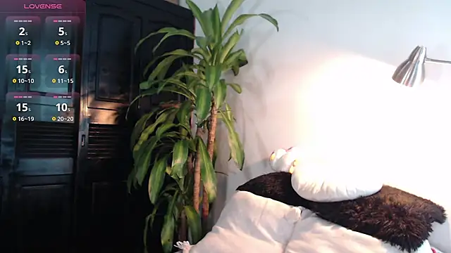 Snapshot of Mia_Volkova_ chatting on April 29, 2:10 pm Mia Volkova online show from April 29, 2:10 pm