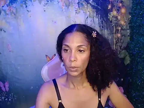 Snapshot of rosa_skinny chatting on April 27, 9:35 pm rosa skinny online show from April 27, 9:35 pm