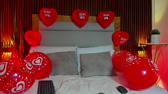 Snapshot of ivette_swan chatting on February 14, 1:08 pm ivette swan online show from February 14, 1:08 pm