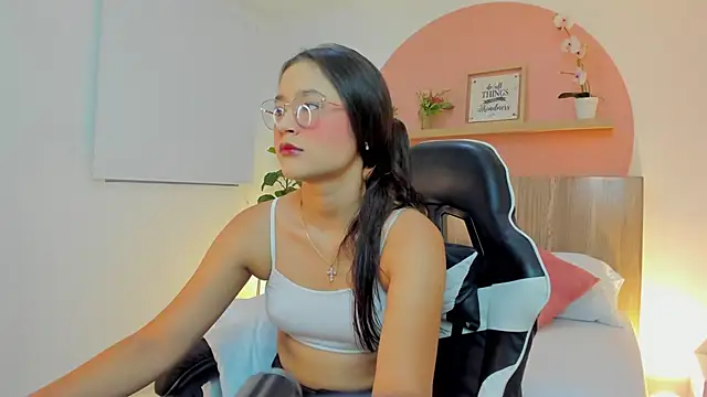 Snapshot of ivette_swan chatting on April 18, 7:51 pm ivette swan online show from April 18, 7:51 pm