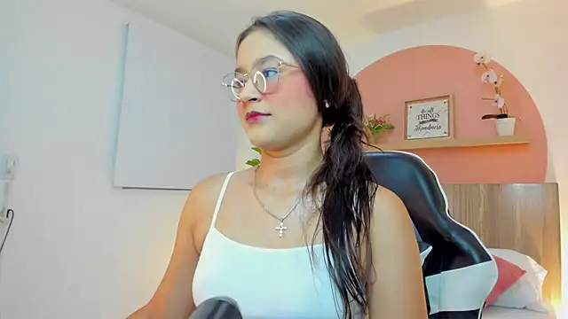 Snapshot of ivette_swan chatting on April 18, 7:58 pm ivette swan online show from April 18, 7:58 pm