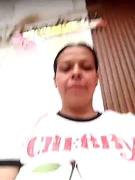 Snapshot of RossyAlvarez chatting on April 22, 3:02 pm RossyAlvarez online show from April 22, 3:02 pm