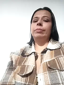 Snapshot of RossyAlvarez chatting on May 11, 12:27 am RossyAlvarez online show from May 11, 12:27 am