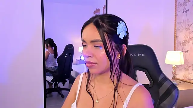 Snapshot of rubby_grundy chatting on February 19, 11:45 pm rubby grundy online show from February 19, 11:45 pm