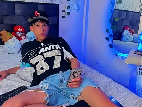 Adam hottie online show from April 10, 2:28 am