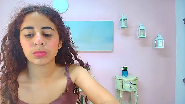 Snapshot of scarlett_clyde chatting on June 19, 12:42 pm scarlett clyde online show from June 19, 12:42 pm