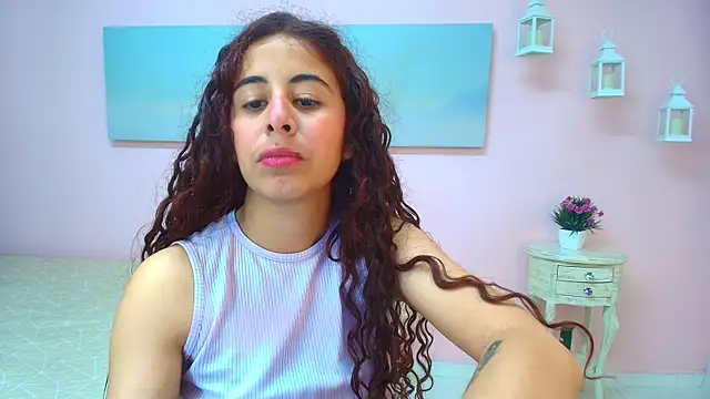 Snapshot of scarlett_clyde chatting on June 24, 12:37 pm scarlett clyde online show from June 24, 12:37 pm