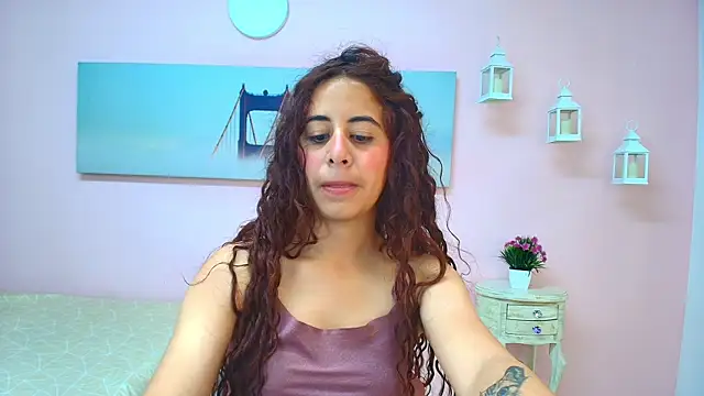 Snapshot of scarlett_clyde chatting on June 27, 12:44 pm scarlett clyde online show from June 27, 12:44 pm