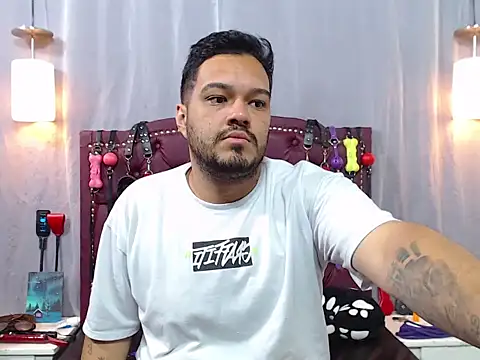 Snapshot of Stevens-dbs chatting on February 24, 1:25 am Stevens-dbs online show from February 24, 1:25 am