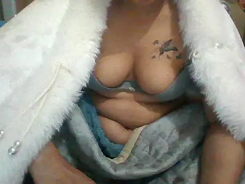 Snapshot of LoveShae_01 chatting on February 18, 2:46 pm LoveShae 01 online show from February 18, 2:46 pm