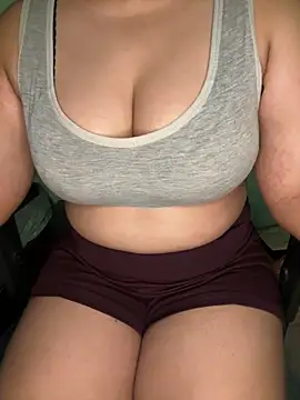 Snapshot of Praachiiii chatting on May 11, 5:21 pm Praachiiii online show from May 11, 5:21 pm