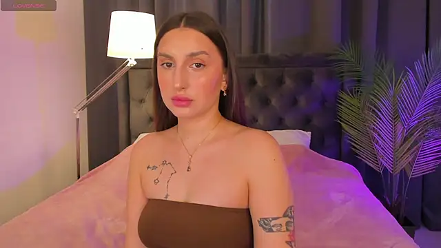 Snapshot of Celine_Coello chatting on May 9, 12:10 pm Celine Coello online show from May 9, 12:10 pm