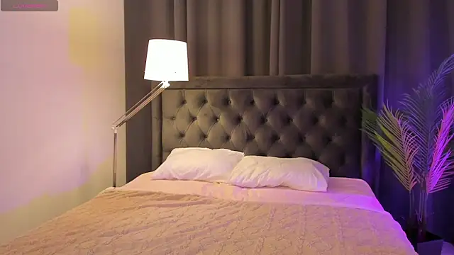 Snapshot of Celine_Coello chatting on May 17, 8:27 pm Celine Coello online show from May 17, 8:27 pm