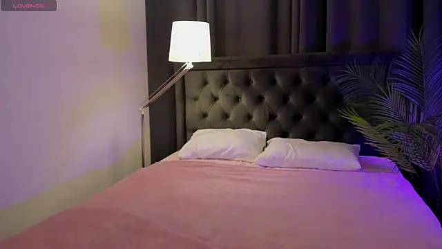 Snapshot of Celine_Coello chatting on May 19, 8:37 pm Celine Coello online show from May 19, 8:37 pm