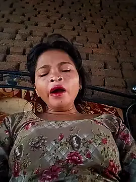 Snapshot of Jyoti_rathor chatting on June 14, 1:58 am Jyoti rathor online show from June 14, 1:58 am