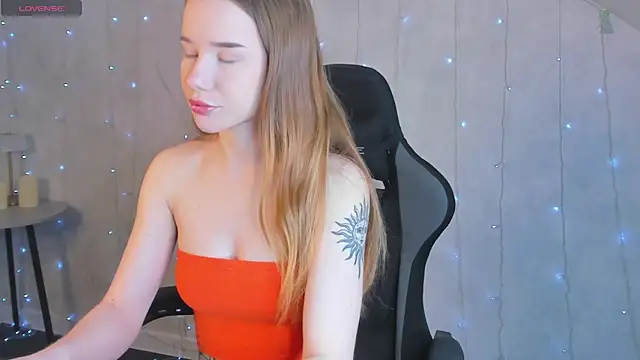 Nicole Vasquez online show from April 3, 1:14 am