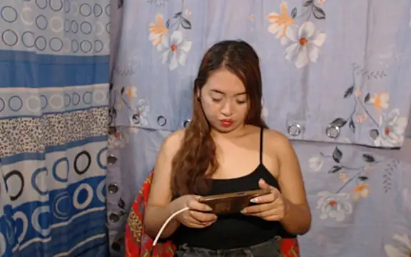 Snapshot of pinay_mayahiga chatting on February 20, 6:37 am pinay mayahiga online show from February 20, 6:37 am