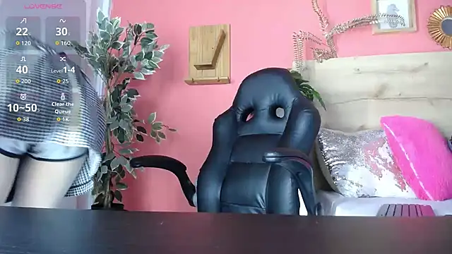 maria Turner1 online show from April 21, 10:21 am