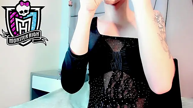 Miss-Saraii online show from April 6, 4:08 pm