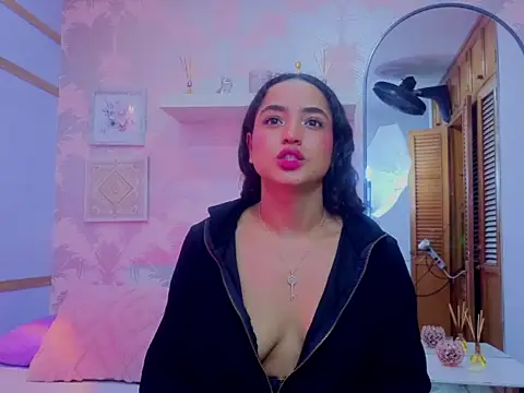 Emma Thompssonn online show from March 22, 12:19 pm