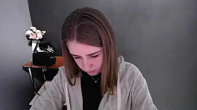 Sunny siren online show from March 4, 2:56 pm