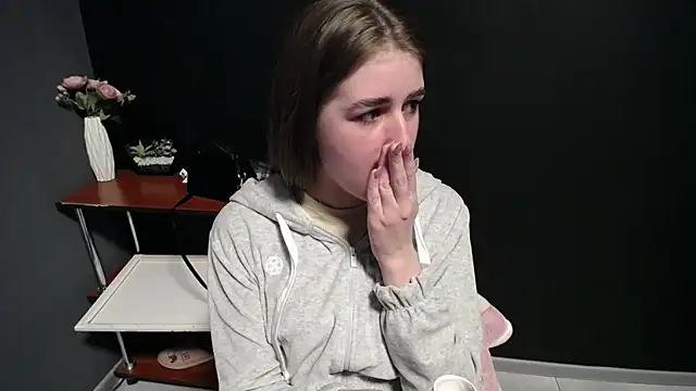 Sunny siren online show from March 13, 2:56 pm