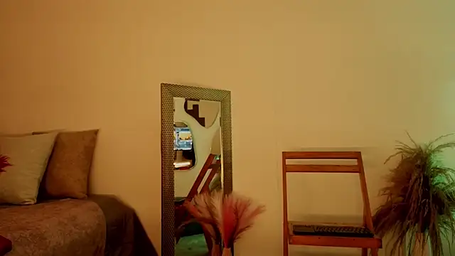 fransheskarossi online show from March 22, 11:46 am