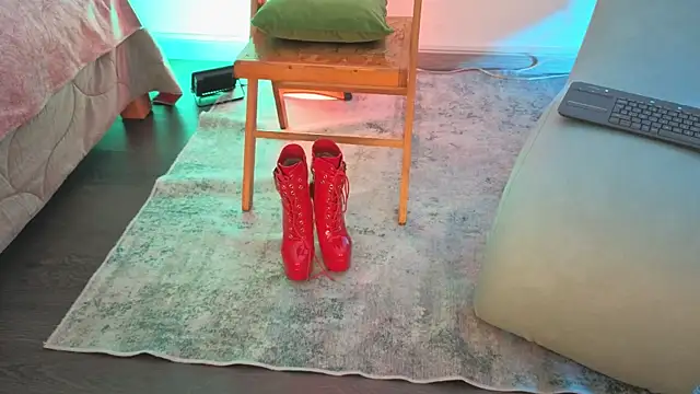 fransheskarossi online show from April 12, 11:59 am