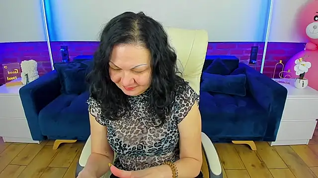 IrissMoon online show from January 19, 6:50 am