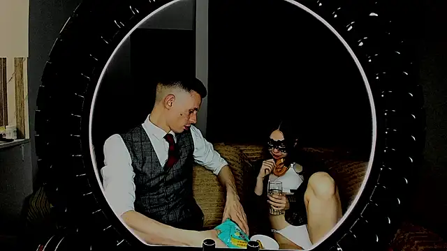 monikalarsen online show from April 3, 5:22 pm