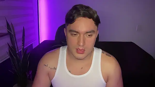 Robyn Rocki online show from February 12, 1:55 am