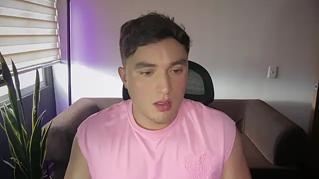 Robyn Rocki online show from February 14, 4:48 pm