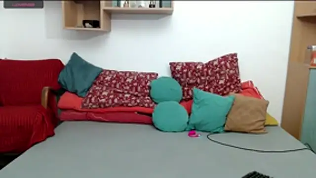 Snapshot of Crista-Elio chatting on February 3, 8:19 am Crista-Elio online show from February 3, 8:19 am