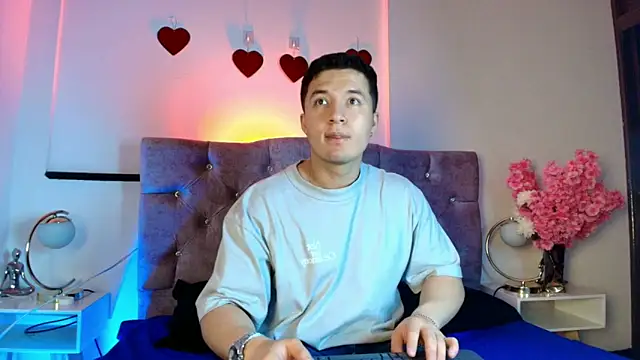 Snapshot of Alexander_Connor chatting on February 14, 12:13 pm Alexander Connor online show from February 14, 12:13 pm