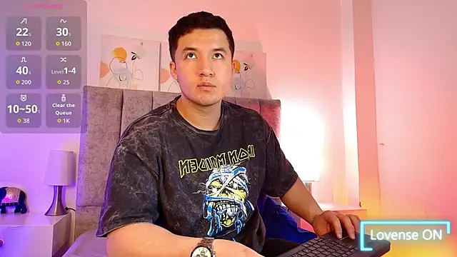 Snapshot of Alexander_Connor chatting on February 15, 12:58 pm Alexander Connor online show from February 15, 12:58 pm