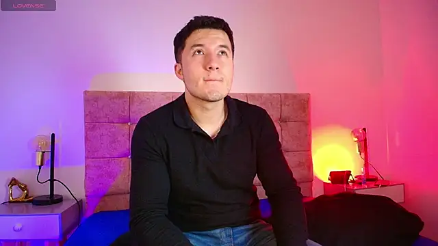 Snapshot of Alexander_Connor chatting on February 19, 12:23 pm Alexander Connor online show from February 19, 12:23 pm