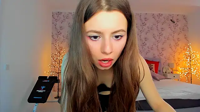 Snapshot of Hot_Molly5 chatting on February 15, 10:58 am Hot Molly5 online show from February 15, 10:58 am