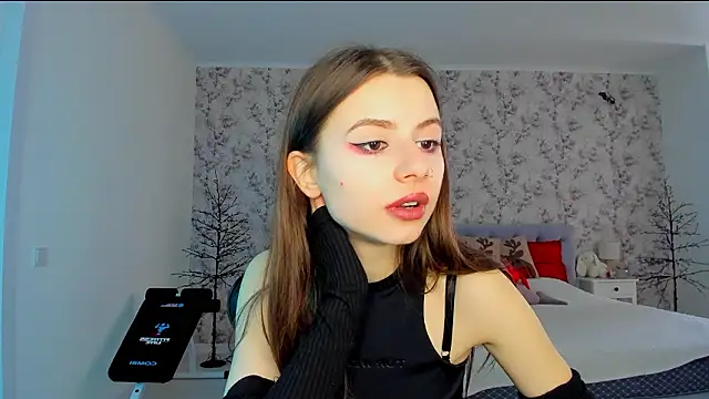 Snapshot of Hot_Molly5 chatting on February 16, 1:40 pm Hot Molly5 online show from February 16, 1:40 pm