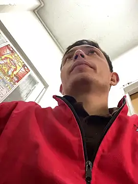 santiObrero online show from February 13, 6:59 pm