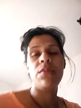 Snapshot of mitzukywinteer chatting on February 1, 2:04 pm mitzukywinteer online show from February 1, 2:04 pm