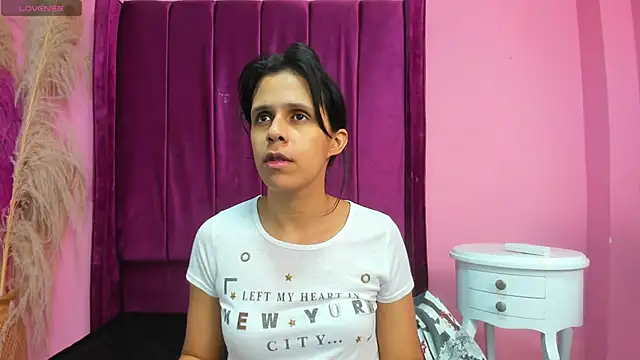 mitzukywinteer online show from April 17, 8:56 pm