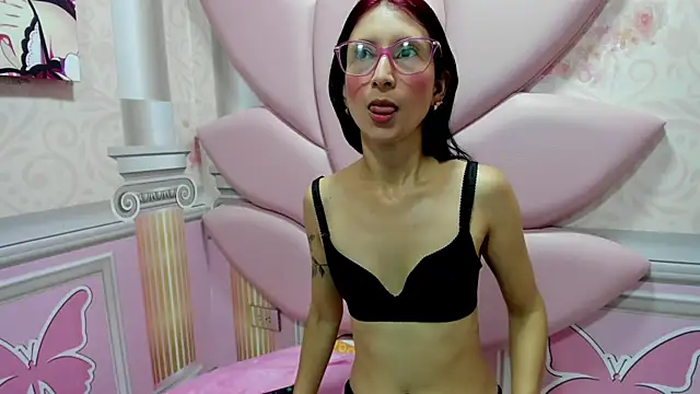 Snapshot of zaira_skinny chatting on May 24, 8:14 pm zaira skinny online show from May 24, 8:14 pm