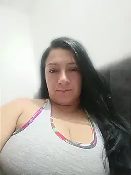 Snapshot of Katysaez chatting on May 21, 4:41 am Katysaez online show from May 21, 4:41 am
