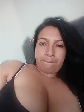 Snapshot of Katysaez chatting on May 22, 8:36 pm Katysaez online show from May 22, 8:36 pm