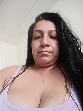 Snapshot of Katysaez chatting on May 28, 9:34 pm Katysaez online show from May 28, 9:34 pm