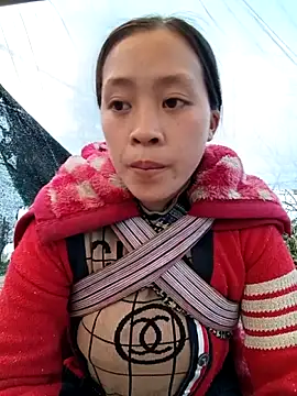 Snapshot of Hari-saka chatting on February 13, 10:44 am Hari-saka online show from February 13, 10:44 am